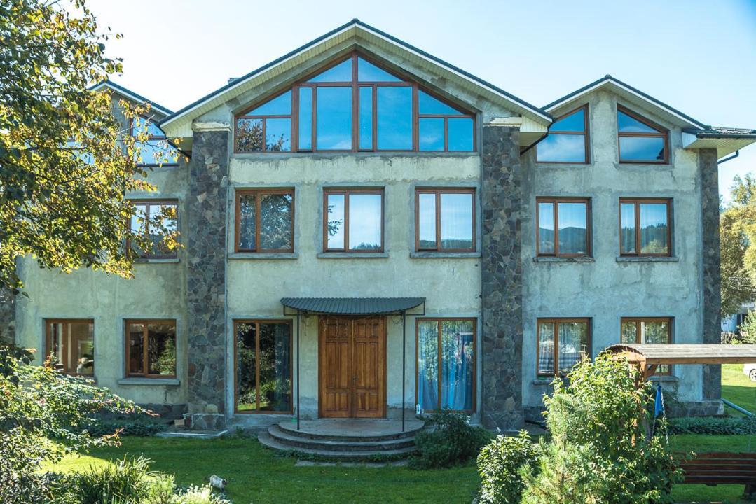 Старе Подвір'Я Verkhovyna Exterior photo